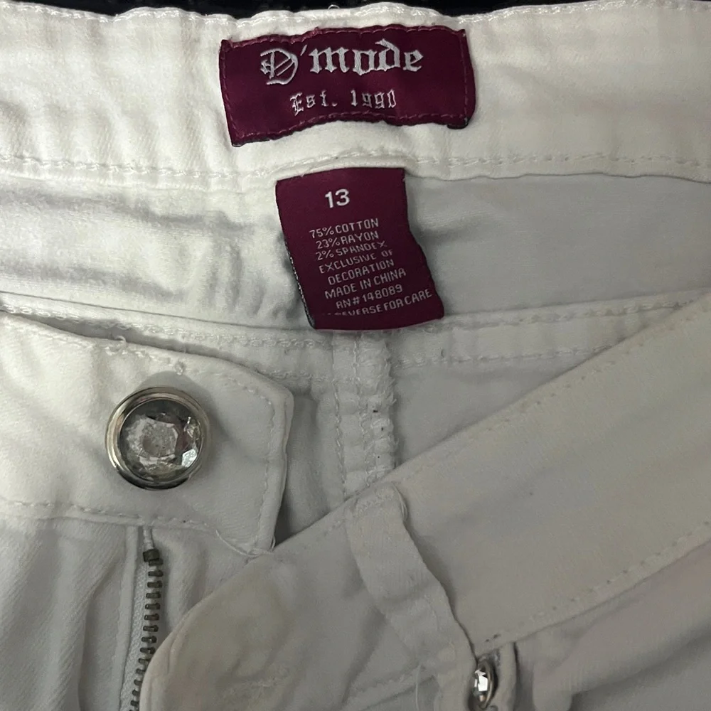 Women's White Jeans - Picture 3 of 4
